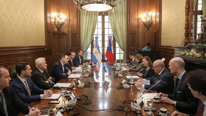 Mondino received her counterpart from the Czech Republic, Jan Lipavsky 11-04-24