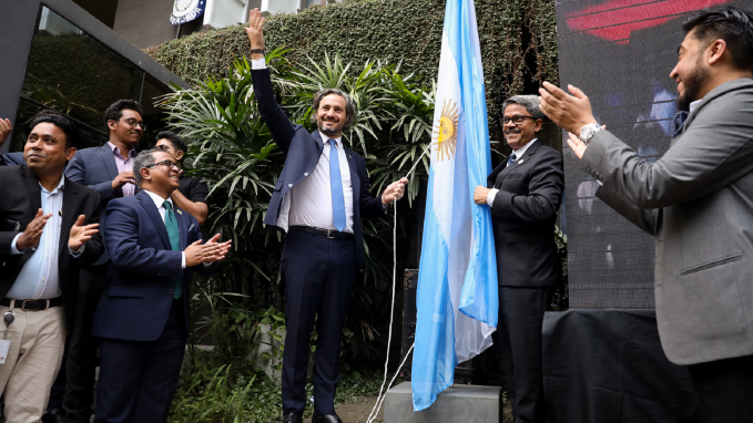 El canciller Cafiero inauguró la embajada argentina en Bangladesh