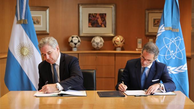 El Canciller Quirno y Rafael Grossi renovaron dos acuerdos sobre el uso pacífico de la energía nuclear