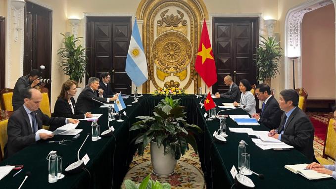 Reunión bilateral de los Cancilleres de Argentina y Vietnam y sus delegaciones 