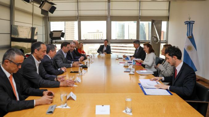 Reunión con representantes de la industria automotriz argentina