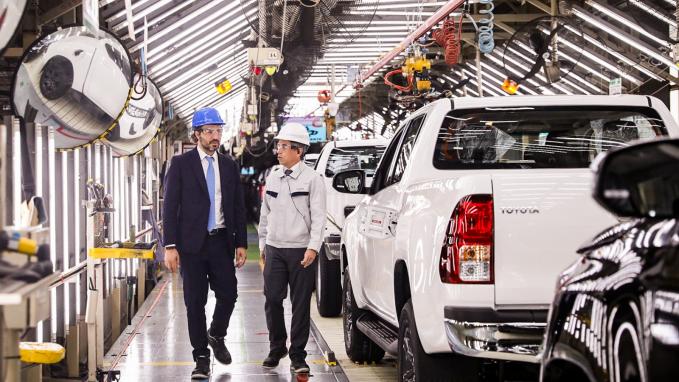 Las ventas automotrices impulsaron las exportaciones industriales de enero 