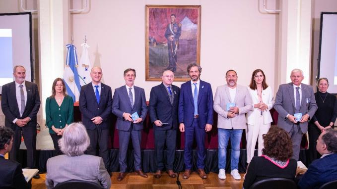 Cafiero: "Malvinas para nosotros es bandera"