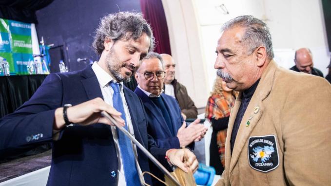 Cafiero con Veteranos de Malvinas en Ituzaingó