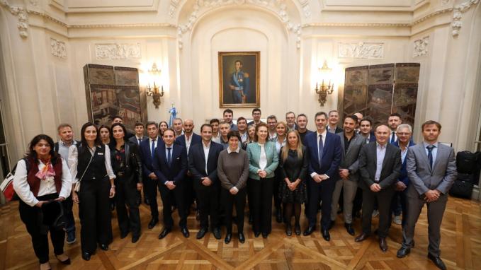 Diálogo con el sector privado para fortalecer el comercio y las inversiones
