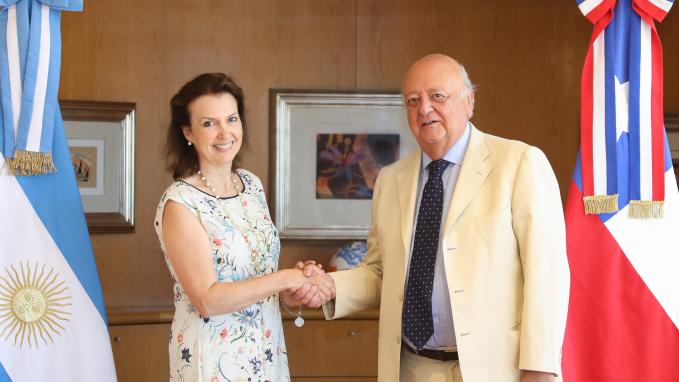 Encuentro de la Canciller Mondino con el Embajador de Chile para profundizar la relación bilateral