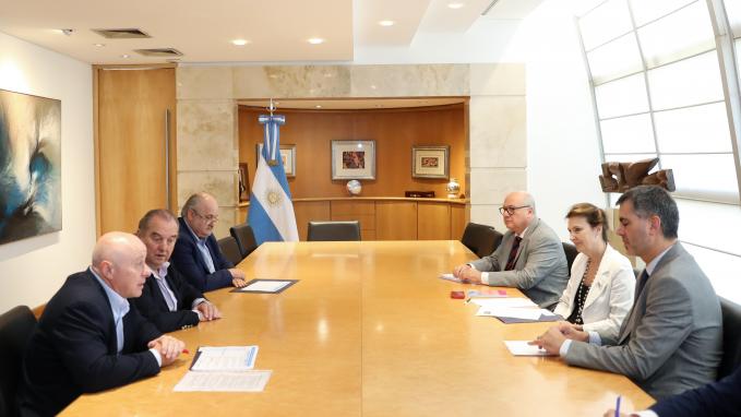 Mondino se reunió con autoridades del Instituto de Promoción de la Carne Vacuna Argentina (IPCVA)