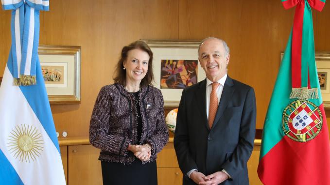 La Canciller Diana Mondino mantuvo un encuentro con el Embajador de Portugal, José Viola de Drummond Ludovice